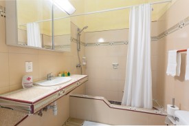 Casa Colonial de 4 habitaciones en venta en Colón, Centro Habana, La Habana - 8