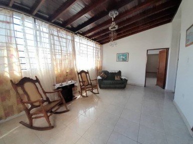 Casa de 7 habitaciones en venta en Diez de Octubre, La Habana