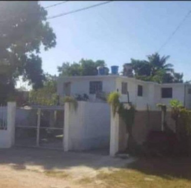 Casa Independiente de 5 habitaciones en venta en Fontanar, Boyeros, La Habana