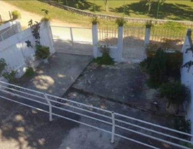 Casa Independiente de 5 habitaciones en venta en Fontanar, Boyeros, La Habana