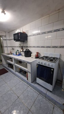 Biplanta de 3 habitaciones en venta en Los Sitios, Centro Habana, La Habana
