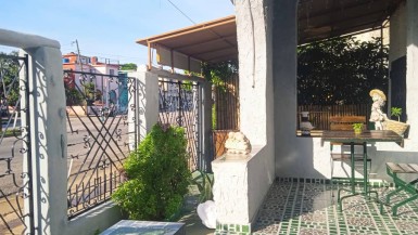 Casa Independiente de 4 habitaciones en venta en Ampliación Almendares, Playa, La Habana