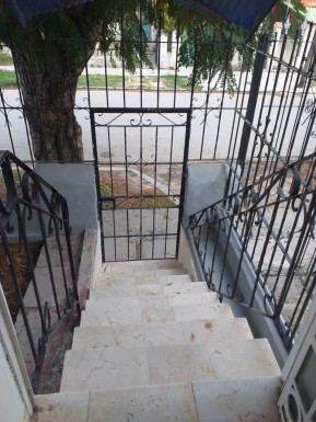 Duplex with 4 bedrooms for sale in Los Quemados, Marianao, La Habana
