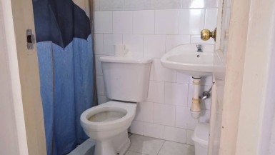 Casa de 3 habitaciones en venta en La Ceiba, Playa, La Habana