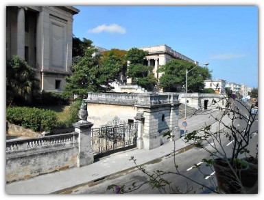 Casa Colonial de 4 habitaciones en venta en Vedado, Plaza de la Revolución, La Habana
