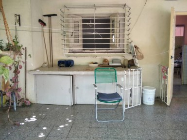 Casa Independiente de 2 habitaciones en venta en Los Pinos, Arroyo Naranjo, La Habana