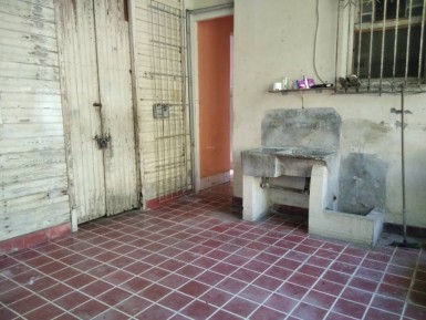 Casa Independiente de 3 habitaciones en venta en Los Pinos, Arroyo Naranjo, La Habana