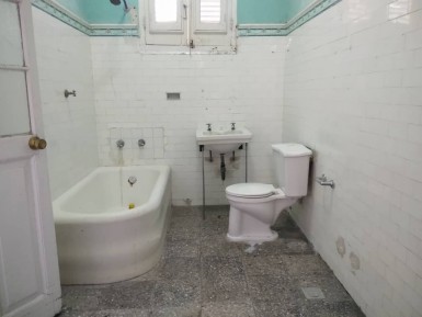 Casa Independiente de 3 habitaciones en venta en Los Pinos, Arroyo Naranjo, La Habana