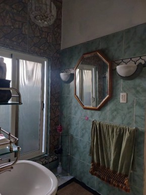 Biplanta de 4 habitaciones en venta en Almendares, Playa, La Habana