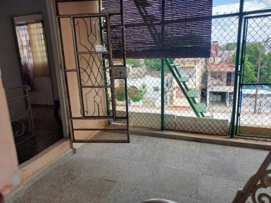 Biplanta de 4 habitaciones en venta en Almendares, Playa, La Habana