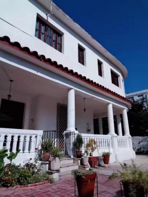 Casa Colonial de 11 habitaciones en venta en Vedado - Malecón, Plaza de la Revolución, La Habana
