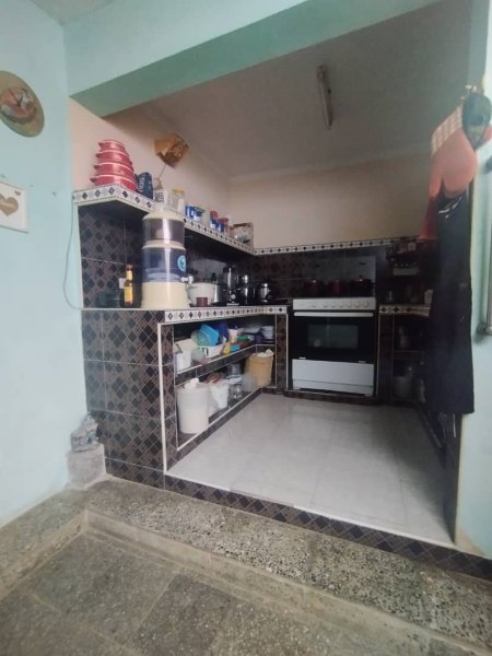 Biplanta de 6 habitaciones en venta en Latinoamericano, Cerro, La Habana - 11