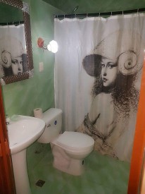 Casa Independiente de 5 habitaciones en venta en Cayo Hueso, Centro Habana, La Habana - 2