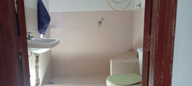 Casa Independiente de 4 habitaciones en venta en Los Sitios, Centro Habana, La Habana