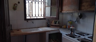 Casa Independiente de 4 habitaciones en venta en Los Sitios, Centro Habana, La Habana