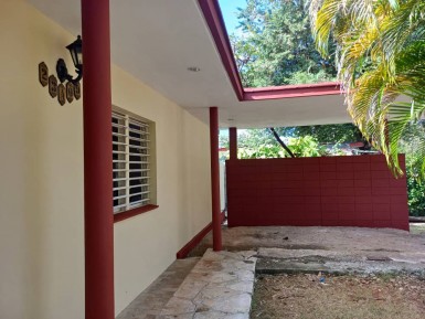 Detached House with 4 bedrooms for sale in Versalles - Coronela, La Lisa, La Habana