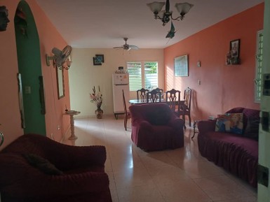 Detached House with 4 bedrooms for sale in Versalles - Coronela, La Lisa, La Habana