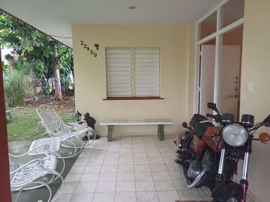 Detached House with 4 bedrooms for sale in Versalles - Coronela, La Lisa, La Habana