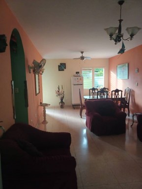 Detached House with 4 bedrooms for sale in Versalles - Coronela, La Lisa, La Habana