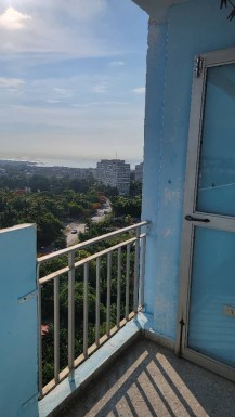 Apartamento de 3 habitaciones en venta en Alamar - Playa, Habana del Este, La Habana