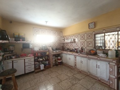 Casa Independiente de 3 habitaciones en venta en Guanabo, Habana del Este, La Habana