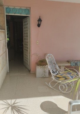 Casa Independiente de 2 habitaciones en venta en Arroyo Arenas, La Lisa, La Habana
