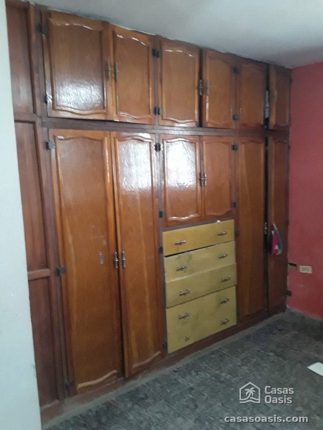 Casa Independiente de 3 habitaciones en venta en Diezmero, San Miguel del Padrón, La Habana