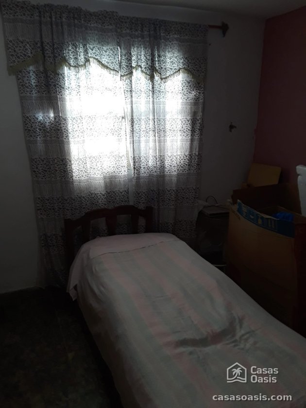 Casa Independiente de 3 habitaciones en venta en Diezmero, San Miguel del Padrón, La Habana