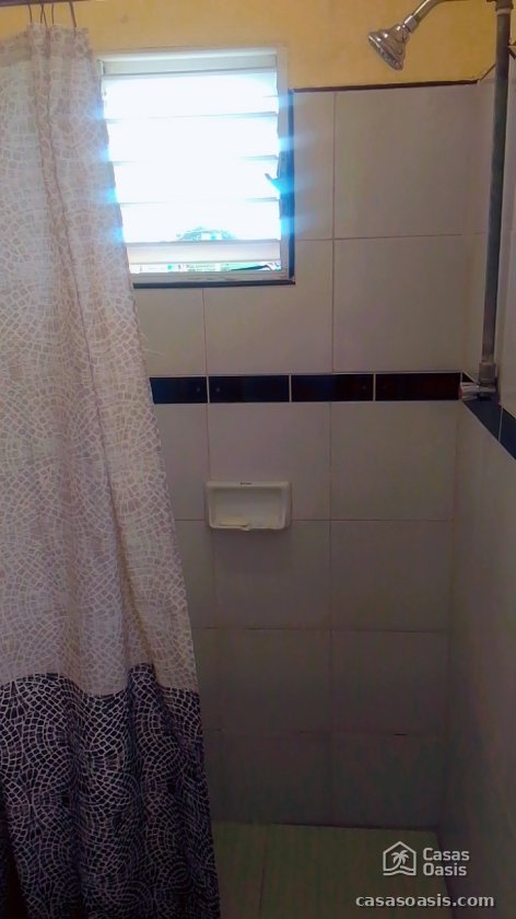 Casa Independiente de 2 habitaciones en venta en Pocito - Palmar, Marianao, La Habana